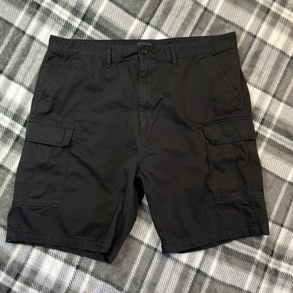 Levis Mens Carrier Cargo Shorts Size 42 Black Cotton Casual & Stylish Shorts EUC
